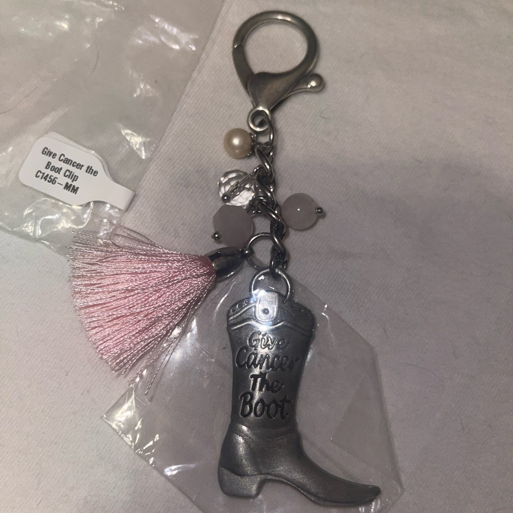 Vantel Pearls Keychain